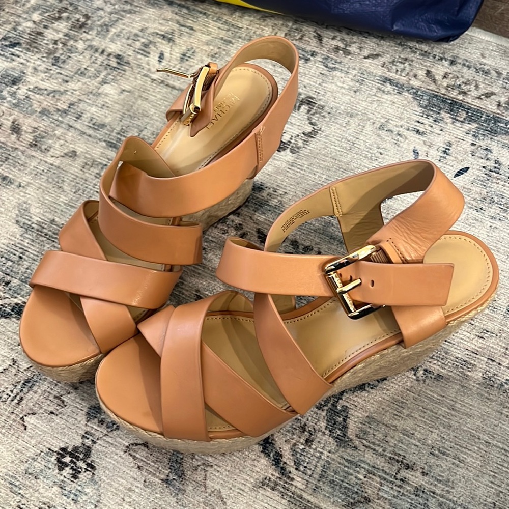 NEW Michael Kors Tan Wedges